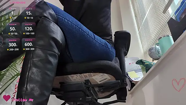 Snapshot of City_Kat chatting on February 2026 06:32:01 PM City Kat online show from February 2026 06:32:01 PM