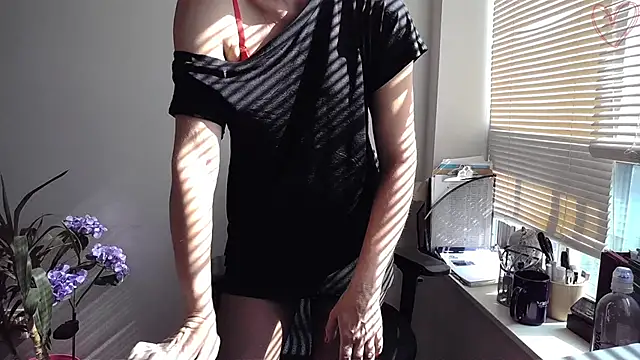 Snapshot of City_Kat chatting on September 2025 02:49:01 PM City Kat online show from September 2025 02:49:01 PM