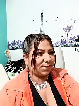 Snapshot of Alyona21 chatting on December 2024 12:04:02 AM Alyona21 online show from December 2024 12:04:02 AM