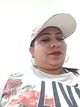 Snapshot of Alyona21 chatting on December 2024 11:08:01 PM Alyona21 online show from December 2024 11:08:01 PM