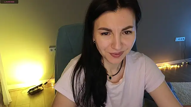 Snapshot of Mary_love16 chatting on February 2025 12:43:02 PM Mary love16 online show from February 2025 12:43:02 PM