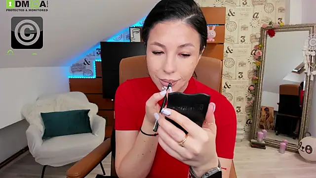 Snapshot of EmillyTaylor chatting on June 2026 03:48:02 AM EmillyTaylor online show from June 2026 03:48:02 AM