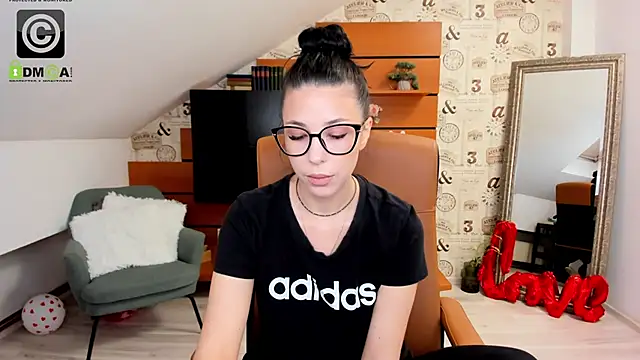 EmillyTaylor online show from March 2025 04:56:01 AM