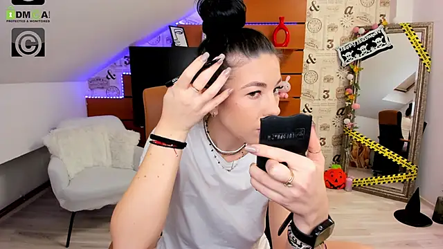 EmillyTaylor online show from October 2025 04:33:01 AM