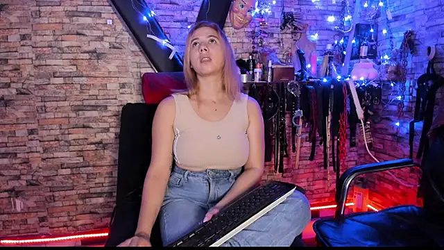 Liltildeman moon online show from March 2026 11:32:01 PM