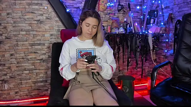 Liltildeman moon online show from February 2026 09:23:01 PM