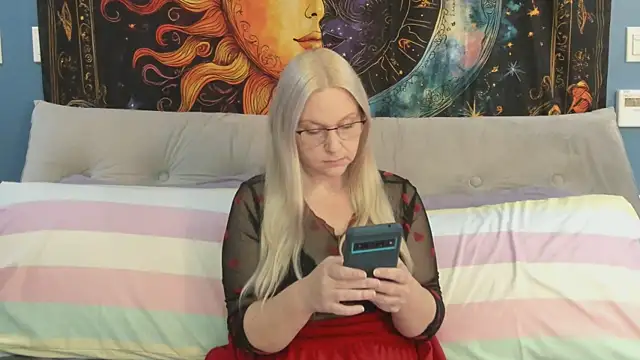 Snapshot of SaraBearXo chatting on September 2025 01:11:02 PM SaraBearXo online show from September 2025 01:11:02 PM