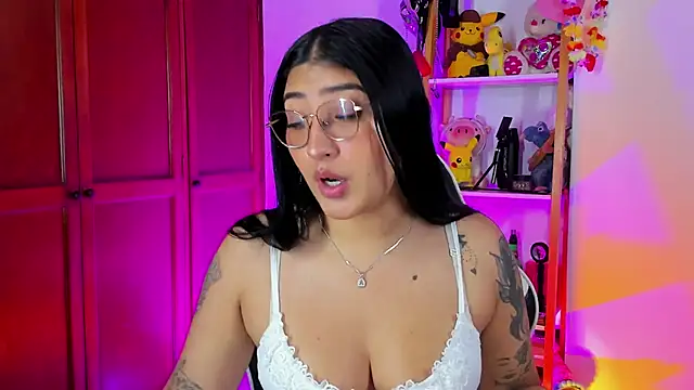 Snapshot of eymy-hadid chatting on October 2025 06:51:01 PM eymy-hadid online show from October 2025 06:51:01 PM