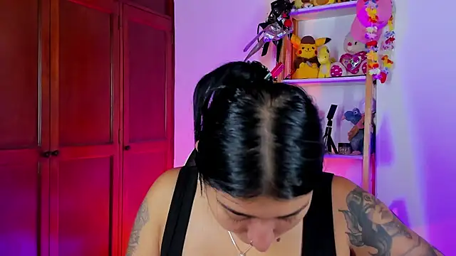 Snapshot of eymy-hadid chatting on November 2025 08:58:02 PM eymy-hadid online show from November 2025 08:58:02 PM