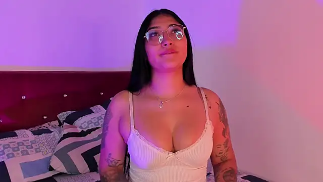 Snapshot of eymy-hadid chatting on October 2025 07:48:02 PM eymy-hadid online show from October 2025 07:48:02 PM