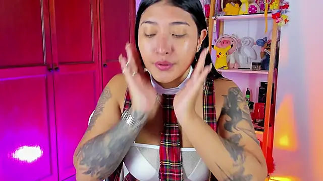 Snapshot of eymy-hadid chatting on November 2025 05:57:01 PM eymy-hadid online show from November 2025 05:57:01 PM