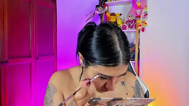 Snapshot of eymy-hadid chatting on October 2025 08:19:01 PM eymy-hadid online show from October 2025 08:19:01 PM