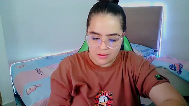  alicia z online show from February 2025 07:49:01 PM