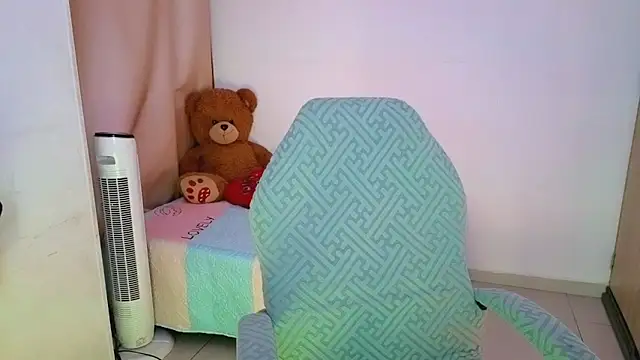 Snapshot of _alicia_z chatting on April 2026 07:19:01 PM alicia z online show from April 2026 07:19:01 PM