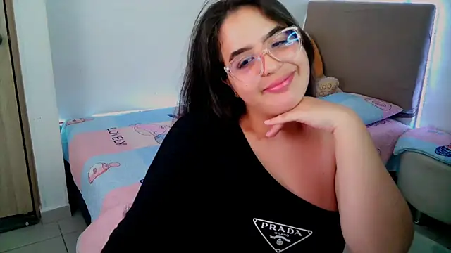  alicia z online show from February 2025 06:01:01 PM