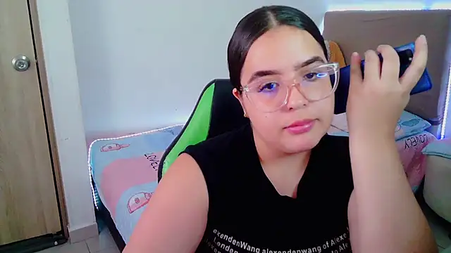  alicia z online show from February 2025 06:02:02 PM