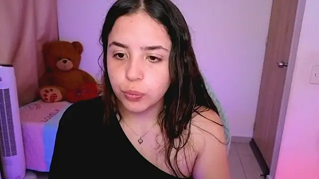 Snapshot of _alicia_z chatting on April 2026 06:08:02 PM alicia z online show from April 2026 06:08:02 PM