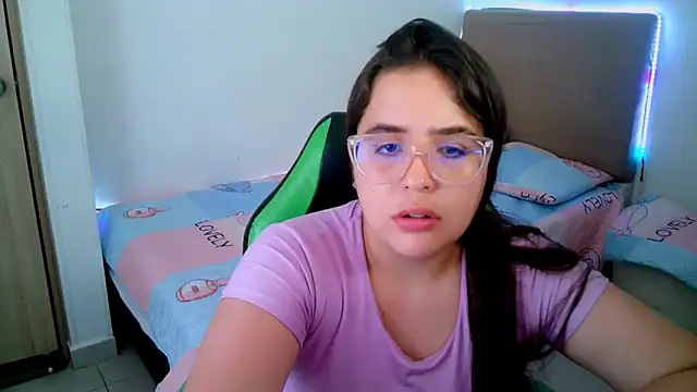  alicia z online show from February 2025 06:04:02 PM