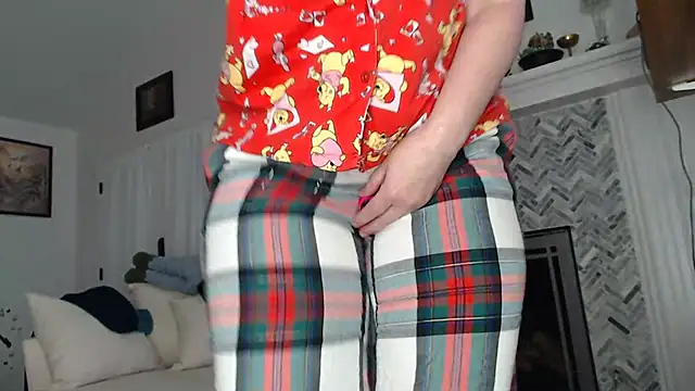 AuroraWillows online show from November 2025 12:32:01 PM