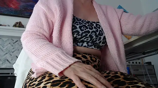 Snapshot of AuroraWillows chatting on February 2026 05:59:02 PM AuroraWillows online show from February 2026 05:59:02 PM