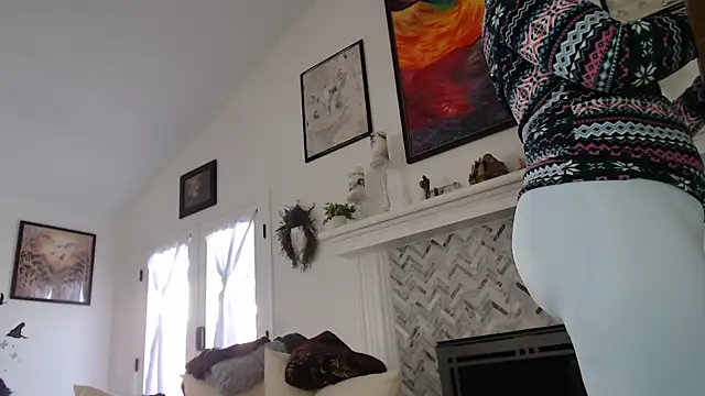 AuroraWillows online show from November 2025 04:45:01 PM