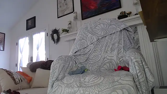 Snapshot of AuroraWillows chatting on January 2026 05:27:02 PM AuroraWillows online show from January 2026 05:27:02 PM