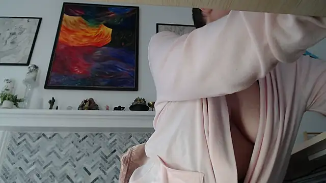 Snapshot of AuroraWillows chatting on April 2026 04:10:02 PM AuroraWillows online show from April 2026 04:10:02 PM