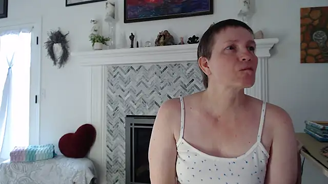 Snapshot of AuroraWillows chatting on March 2026 02:32:02 PM AuroraWillows online show from March 2026 02:32:02 PM