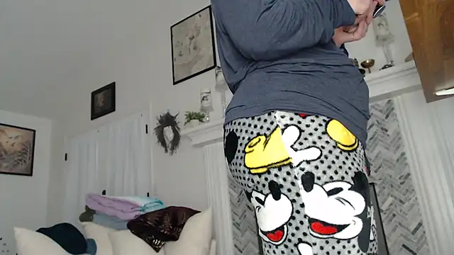 AuroraWillows online show from November 2025 12:38:01 AM