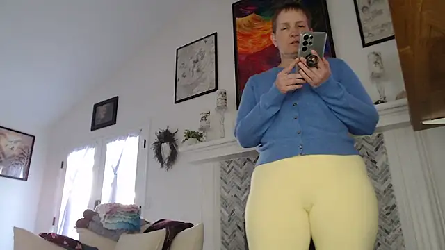 AuroraWillows online show from November 2025 02:50:01 PM