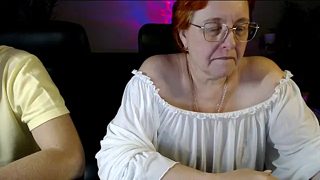 JoannaAndNeighbour online show from November 2025 01:11:01 PM