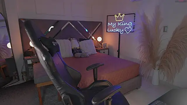 KateOwens online show from November 2025 12:05:02 PM