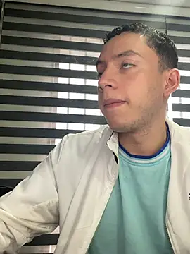 davinalhot online show from April 2026 06:44:02 PM