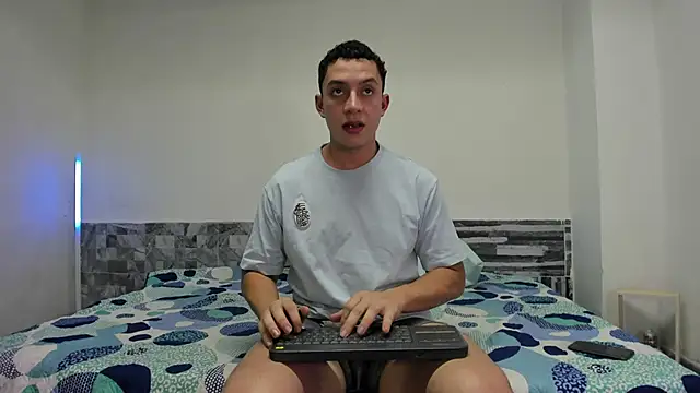 davinalhot online show from April 2026 03:18:02 AM