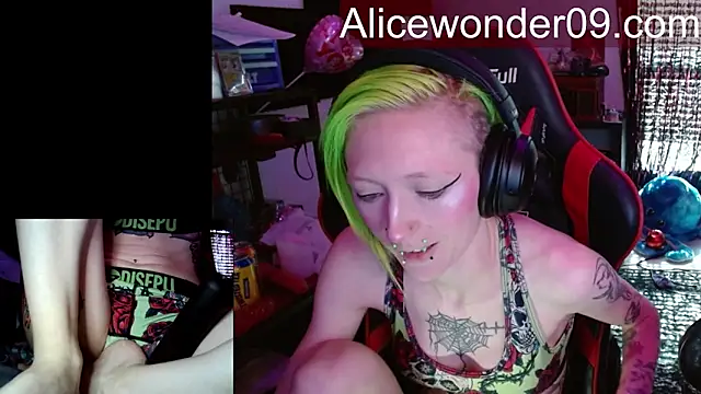 alicewonder09 online show from March 2026 04:18:02 PM