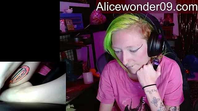 alicewonder09 online show from March 2026 06:25:02 AM