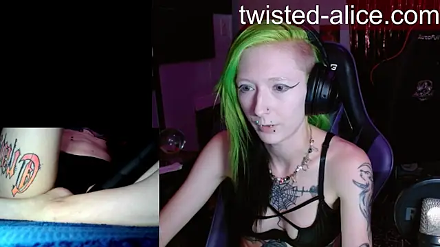 Snapshot of alicewonder09 chatting on June 2026 02:53:02 AM alicewonder09 online show from June 2026 02:53:02 AM