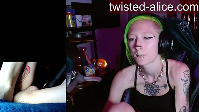 Snapshot of alicewonder09 chatting on June 2026 03:12:02 AM alicewonder09 online show from June 2026 03:12:02 AM