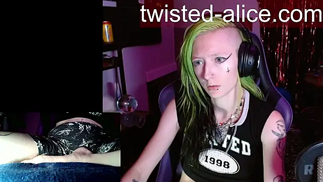 Snapshot of alicewonder09 chatting on July 2026 03:35:01 AM alicewonder09 online show from July 2026 03:35:01 AM