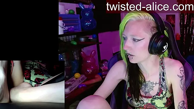 alicewonder09 online show from April 2026 03:13:02 AM