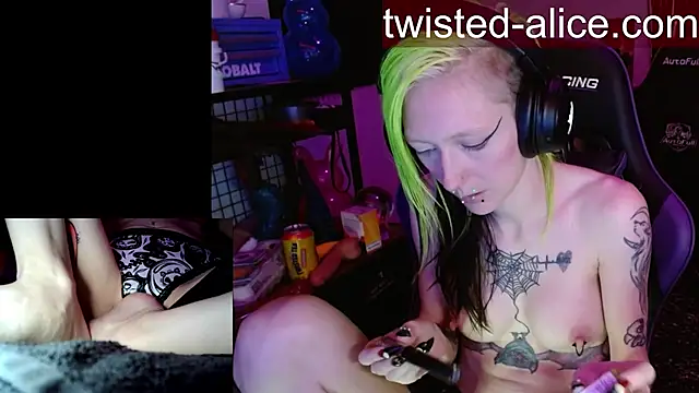 alicewonder09 online show from April 2026 03:35:01 AM