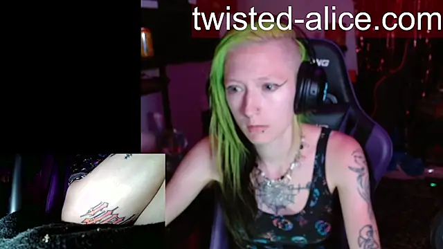 Snapshot of alicewonder09 chatting on July 2026 03:04:01 AM alicewonder09 online show from July 2026 03:04:01 AM