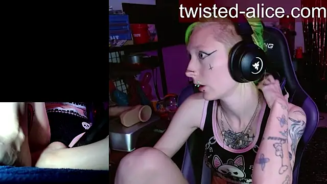 alicewonder09 online show from May 2026 03:54:02 AM