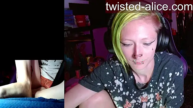 alicewonder09 online show from May 2026 03:12:01 AM