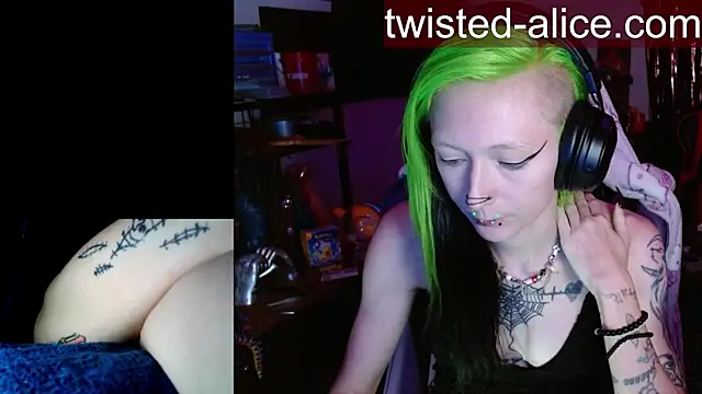 Snapshot of alicewonder09 chatting on June 2026 03:18:02 AM alicewonder09 online show from June 2026 03:18:02 AM