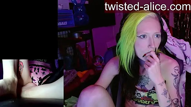 alicewonder09 online show from April 2026 03:24:02 AM