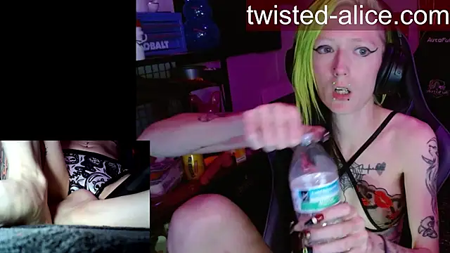 alicewonder09 online show from April 2026 03:19:01 AM