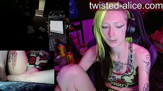 alicewonder09 online show from April 2026 03:32:01 AM