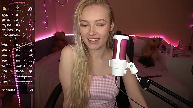 Snapshot of AmandaFiree chatting on February 2026 07:18:01 AM AmandaFiree online show from February 2026 07:18:01 AM