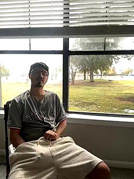 Bbyboyivan online show from November 2025 07:14:01 PM